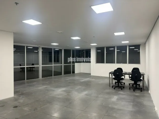 Conjunto Comercial em Vila Andrade com 85 metros 3 vagas