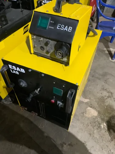 Máquina de solda Mig Esab 500A