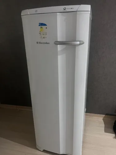 Freezer Electrolux Branco