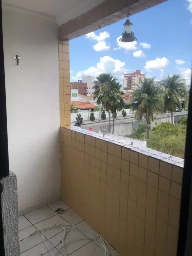 Apartamento p/ alugar 03 qts, 2º andar, varanda, nos Bancários prox ao Delta Center