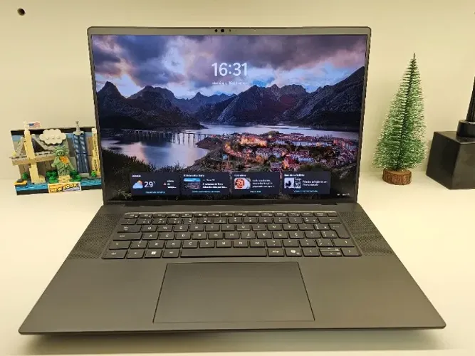 Dell Precision Core Ultra 7 165H Nvidia RTX A1000 6GB 32GB Ram 1TB Ssd 16 pol FHD+