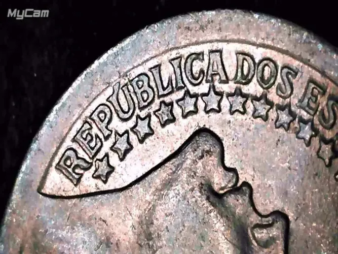 Moeda de 50 cruzeiros de 1965 MBC+, com duplicação cunho no início de REPublica e braSIL