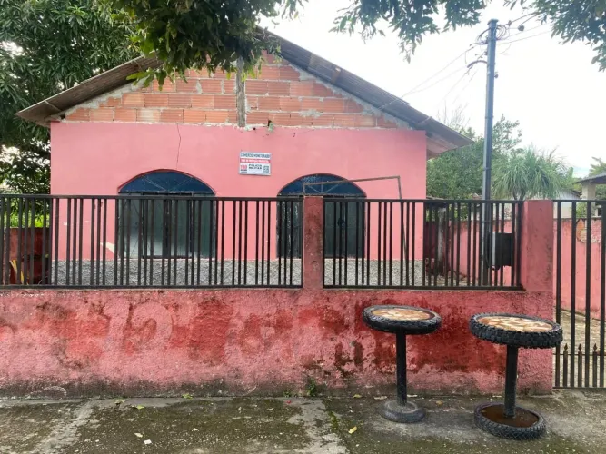 CASA em frente a praça Barbosa em Linopolis
