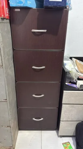 Vendo armário gaveteiro com várias pastas