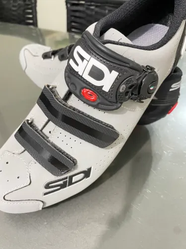 Sapatilha para ciclismo + pedal spd +taco 