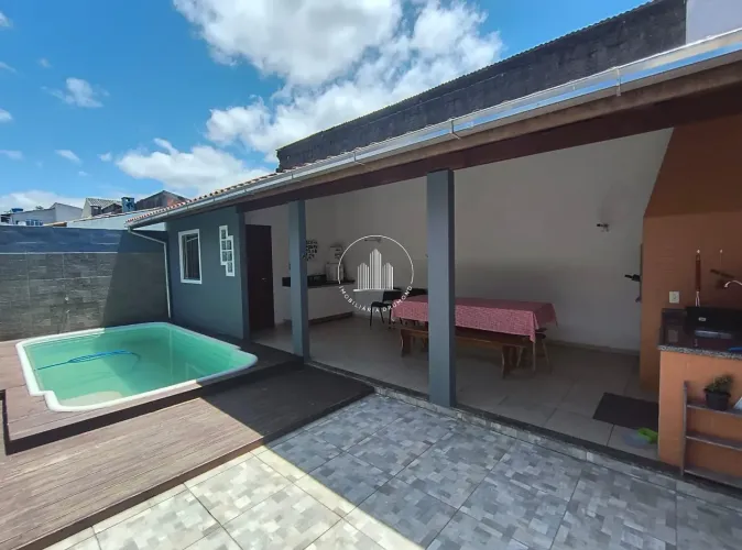 Casa de 3 dormitórios em Forquilhas - EST