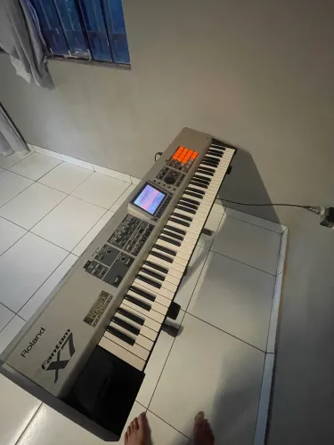 TECLADO ROLAND FANTOM X7 