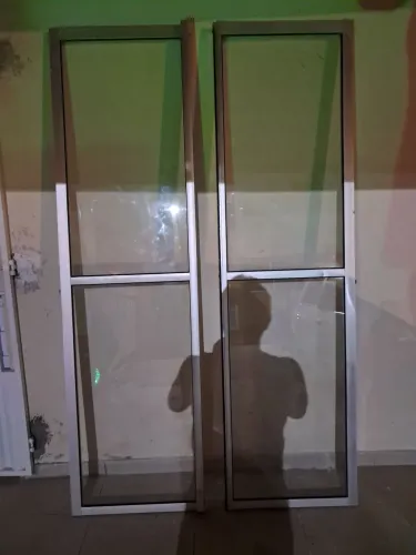Vendo 2 portas de vidro