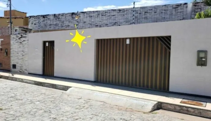 CASA EM RUA PÚBLICA NO PEREIRA LOBO [5071]
