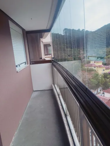 Manutenção de sacadas, instalação, e box de banheiro.