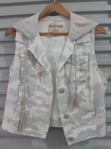 colete algodão feminino camuflado com capuz