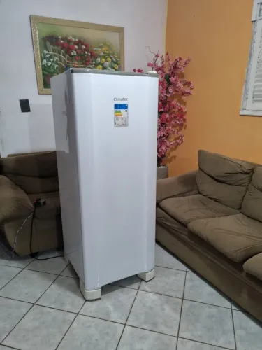GELADEIRA ESMALTEC DEGELO ROC31 PRA VENDER LOGO!