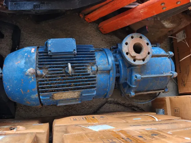 Bomba multi estágios 25 CV