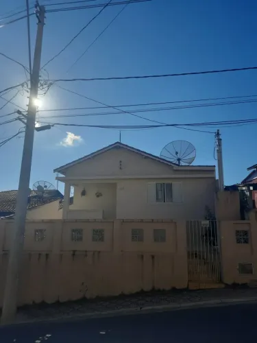 Casa para venda possui 107 metros quadrados com 3 quartos em Centro - Paraisópolis - MG