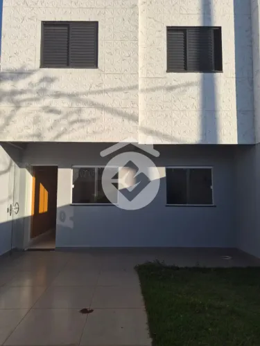 Sobrado para locação com 2 Quartos, sendo 2 Suítes - 73m² - Novo Mundo - Uberlândia/MG