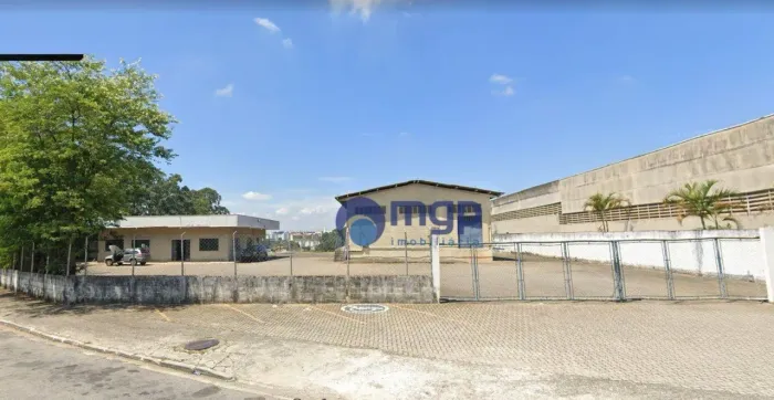 Galpão em Amplo Terreno em Guarulhos - 3.000 m² - Guarulhos/SP