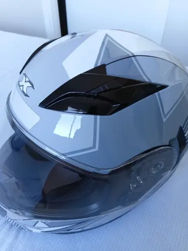 Vendo Capacete 62 excelente estado