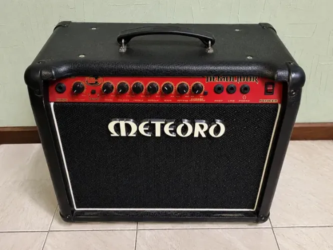 Amplificador Meteoro Demolidor