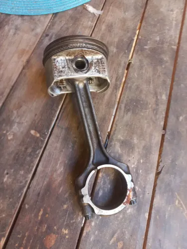Vendo pistao com biela do jac3 2015 medida stanr só 200 reais