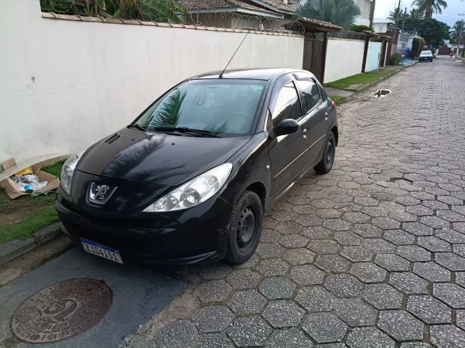 Peugeot 207 XR 1.4 Flex 8V 5P 2010