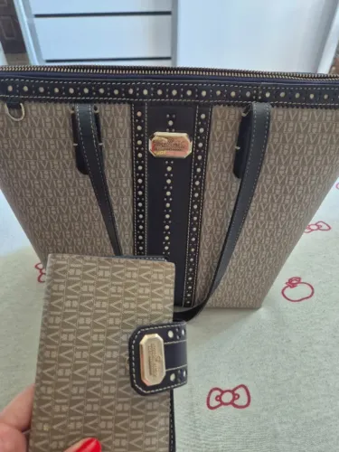 Bolsa e carteira da Victor Hugo