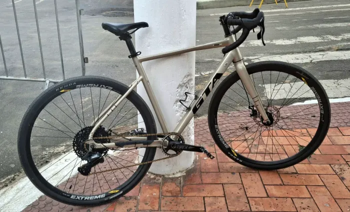 Bicicleta Gravel GTA Across 2.0