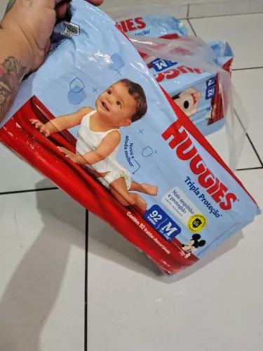 3 pacotão fralda Huggies tripla proteção M com 92 unidades cada