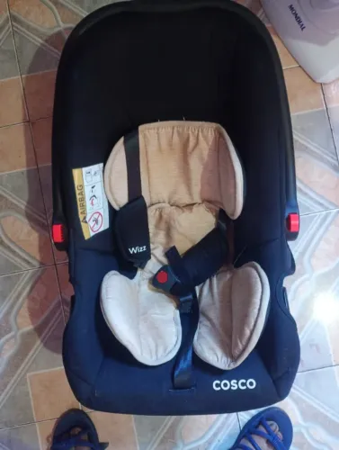 Vendo bebê conforto e assento para criança de carro e aspirador de carro novo nunca usado