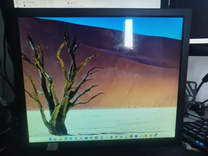 Monitor PC Top 19 Polegadas HDMI Marcas de uso suporte mesa e parede