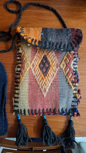 Bolsa artesanal original de Kosovo