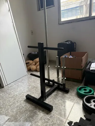 Suporte organizador para barras e anilhas