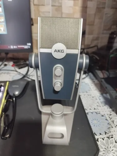 Microfone AK Lira