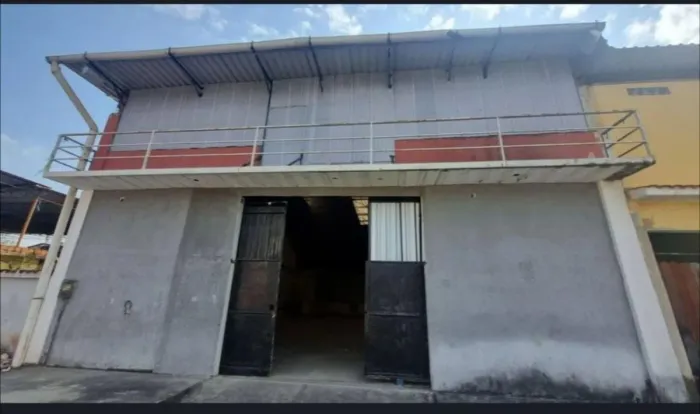 Galpão próximo a Dutra