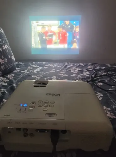 Projetor Epson S41+ 3300 lumens