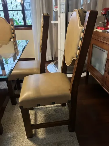 Conjunto mesa e cadeiras couro italiano
