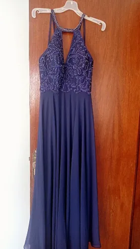 Lindo Vestido Azul com Aplicações