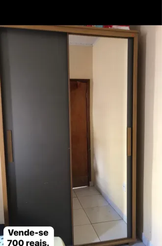 Vende-se guarda roupa