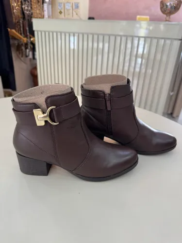 Bota em couro 