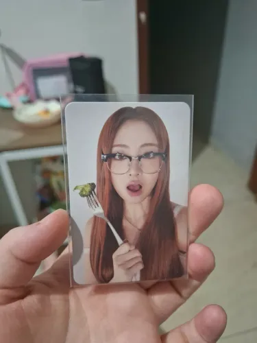 Photocard original Huh Yunjin - LE SSERAFIM Spaghetti Compact Ver.