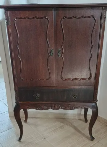 Armário antigo estilo Luis XV