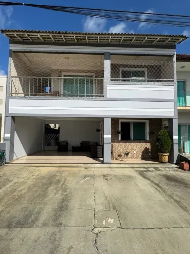 Jardim Espanha vendo excelente casa com piscina e energia solar