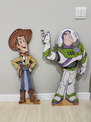 Display Woody e Buzz para festas 