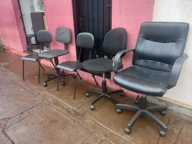 Lote com 5 cadeiras 300.00 não entrego *