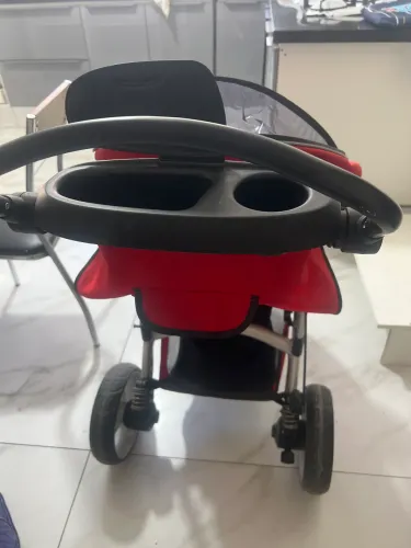 Carrinho de bebê importado