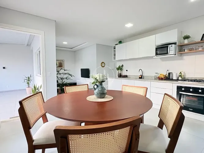 Casa em palhoça - EST