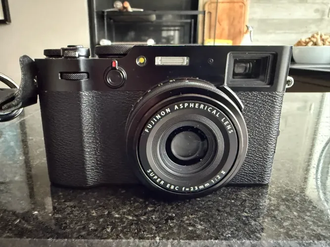 Fujifilm X100V