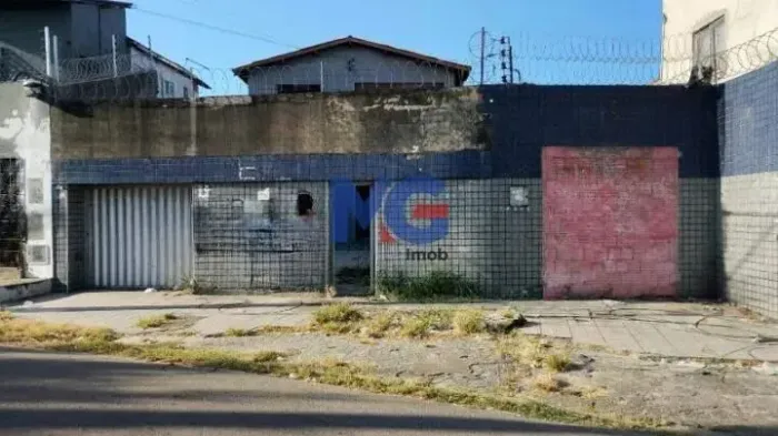 Terreno Comercial/Industrial à Venda em Fortaleza (Antônio Bezerra) 484 m², Financiamento