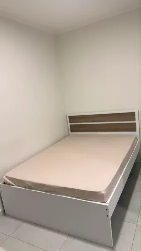 Cama de casal com colchão 