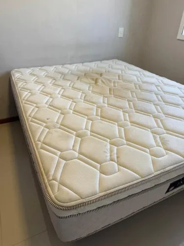 Colchão para cama queen 1.98 x 1.58 x 32 - 3 anos de uso