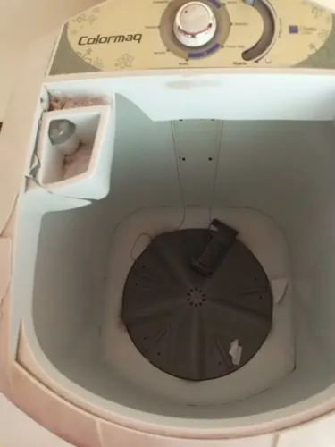 Vendo um tanque de lavar roupas só tampa de cima quebrou está funcionando perfeitamente